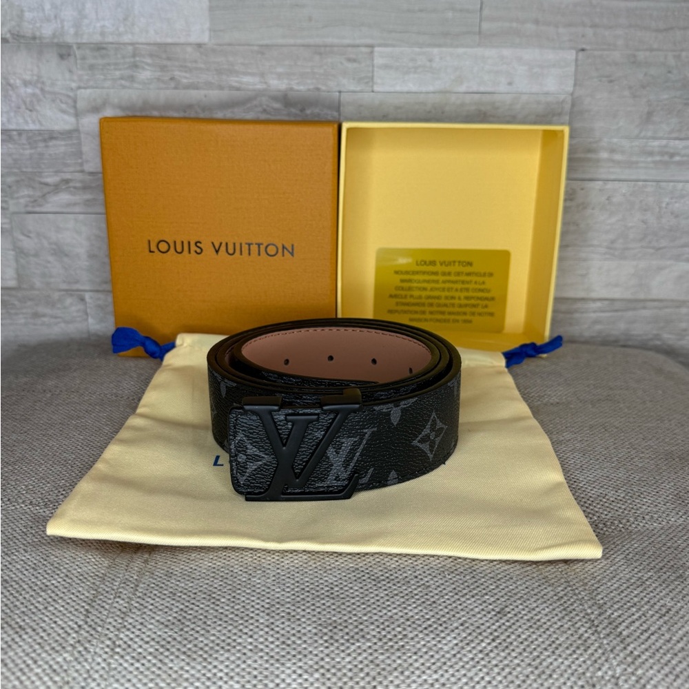 Louis Vuitton Black and Gray Designer Belt